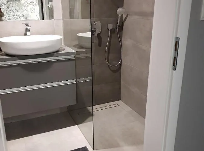 Batorego 7 Z Parkingiem Apartamento *